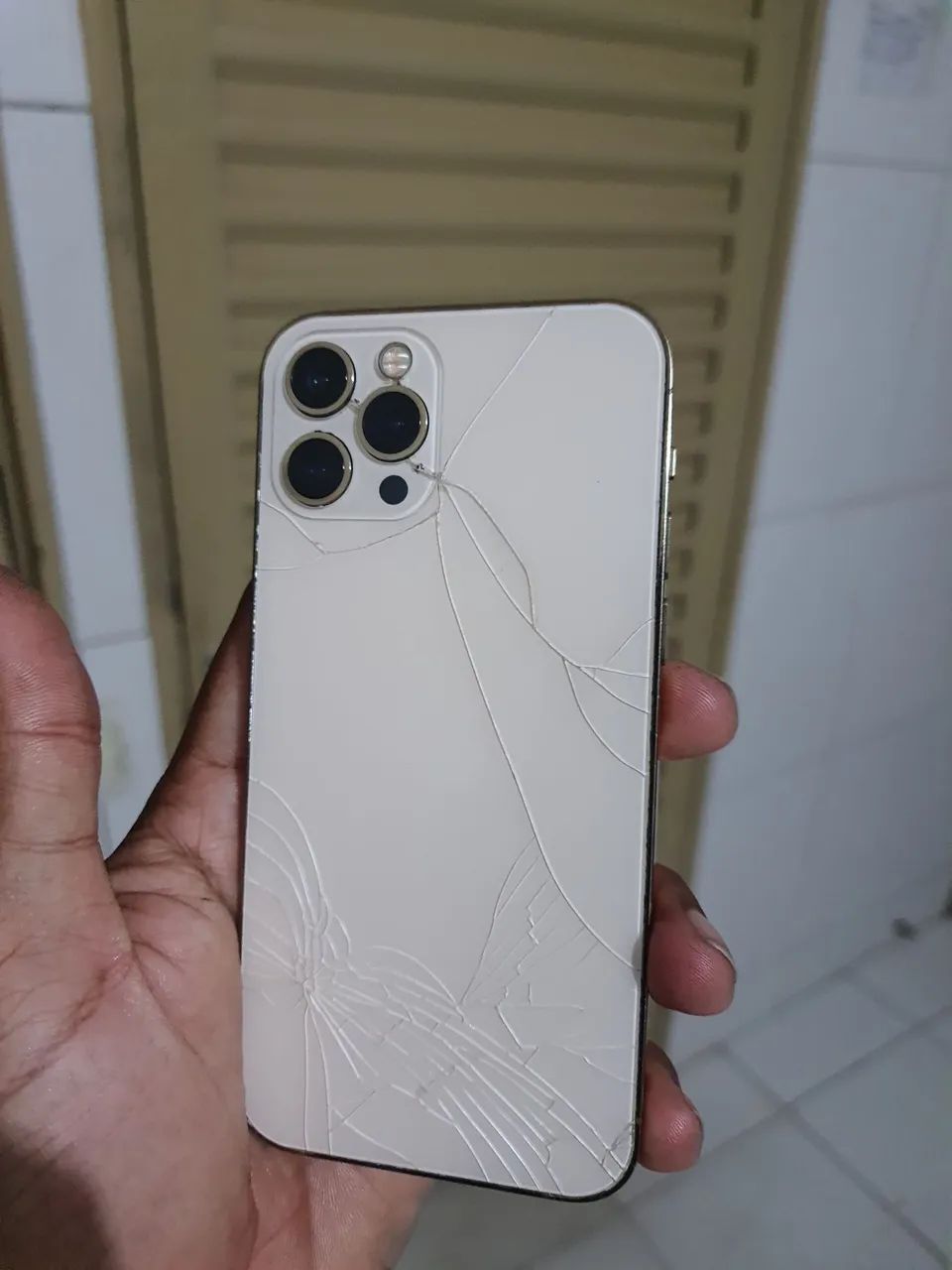 Iphone 12 pro 128gb com detalhes  - Foto 3