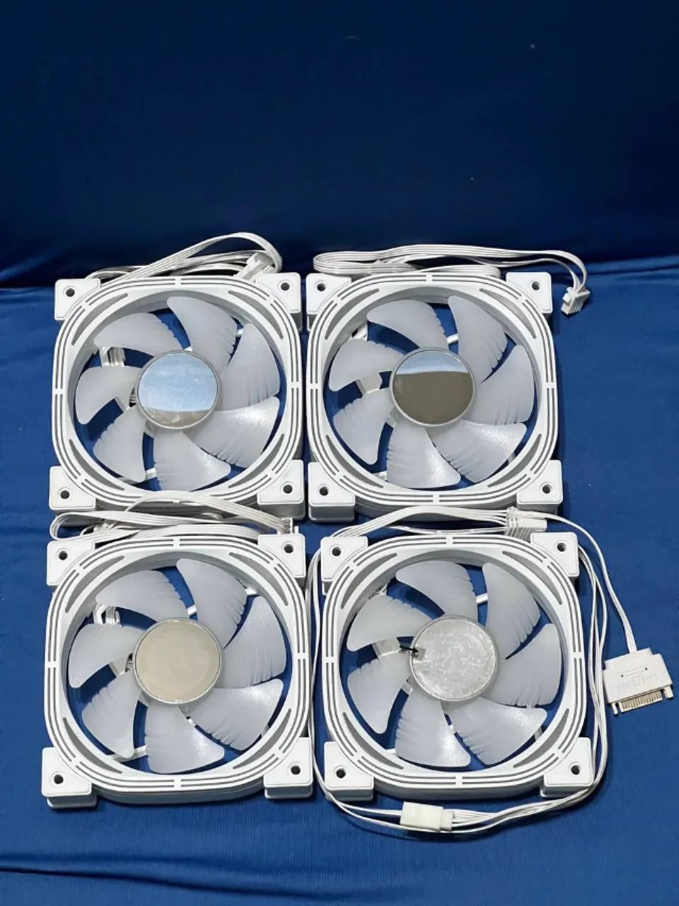 Kit com 4x com Ventoinhas 120mm Aigo Darkflash Infinity 24 Pro ARGB 65CFM Branca
