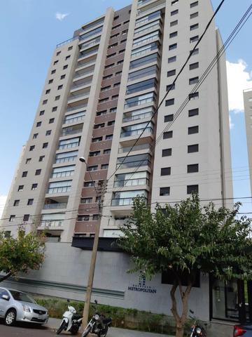 Apartamento andar alto , face sombra, no Edifício Metropolitan com 142 m² úteis, 3 suítes