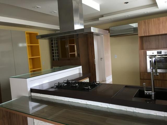 Apto de 252 m² com 3 suítes Mobiliado - Foto 2