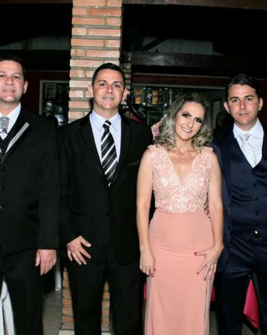 Aluguel Ternos e Vestidos! O melhor valor da Região! - Foto 2