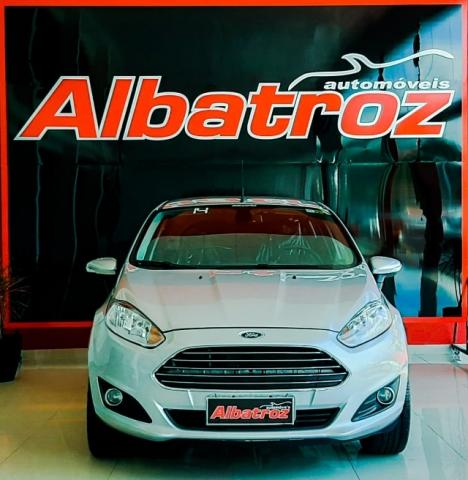 NEW FIESTA TITANIUM 1.6 AUTOMÁTICO IMPECÁVEL TOP DE LINHA