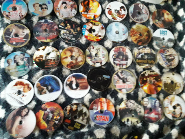 Vendo aparelho de dvd com coleção de filmes infantis e adulto - Foto 2