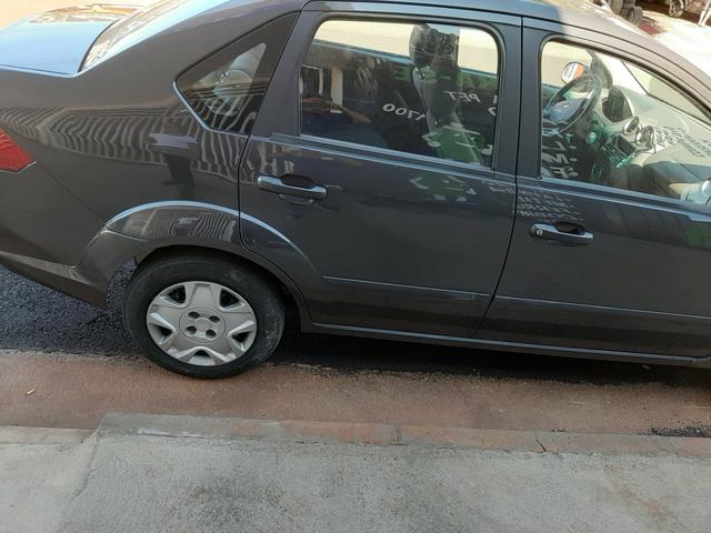 Fiesta sedan 2005Flex 1.6 - Foto 2