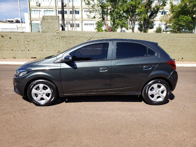 Onix LT 1.4 13.000 km zerado todo original único dono garantia de fábrica - Foto 4