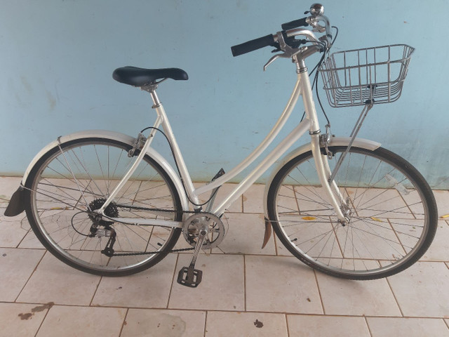 Bicicleta seminova specialized daily Feminina de passeio ideal para lugares planos