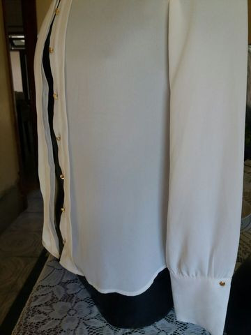 Camisa creme tamanho pp semi-nova - Foto 2