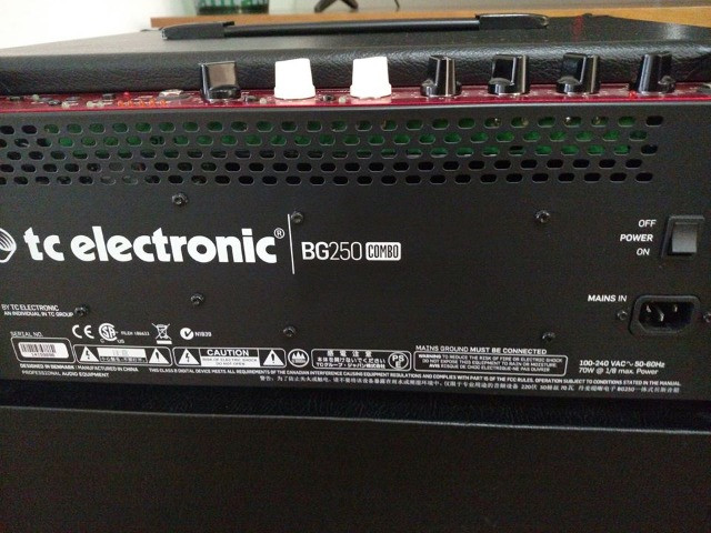 Amplificador - Combo Tc Electronic Toneprint Bg250 115 mk2 Impecável! - Foto 6