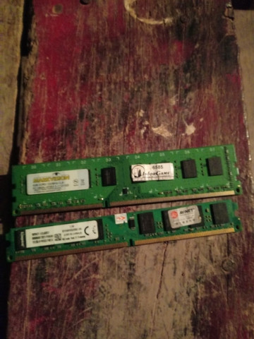 Vendo menoria ddr3 de 4 gigas e ddr2 de 2 gigas pc