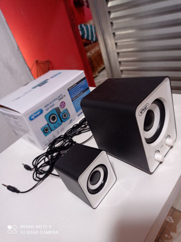 Caixa de som pra computador com auto falante