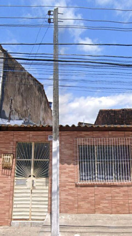 VENDE-SE CASA NO TRAPICHE