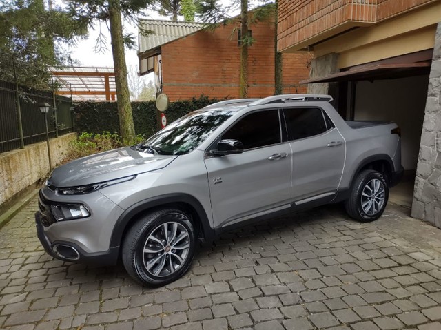 FIAT TORO VOLCANO À DIESEL ANO 2020 COM 24 MIL KM