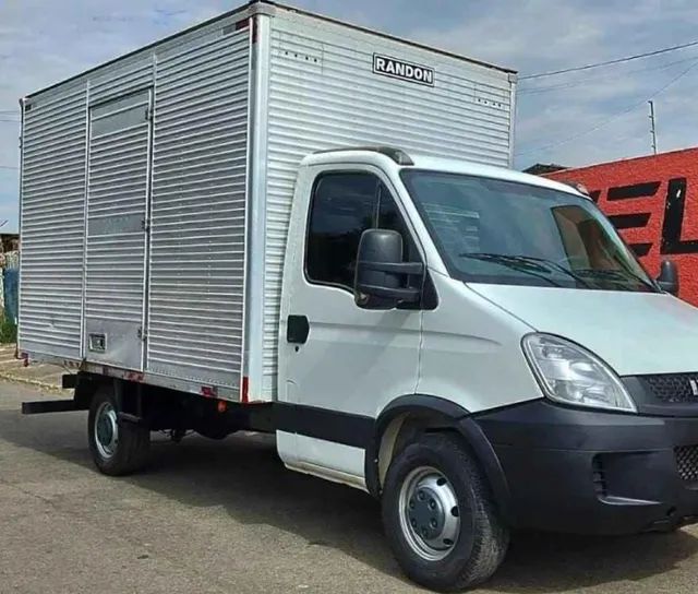 Iveco daily 35s14 baú 