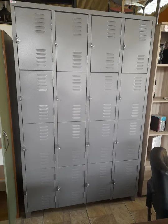 Armário de Aço para 16 Compartimentos