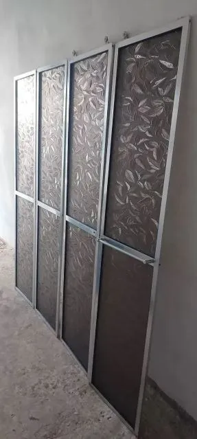 Lote Com 4 Portas Para Box De Banheiro Alumínio E Acrílico