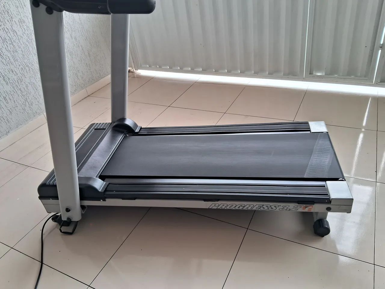 Esteira profissional trg(motor placa weg)bem novinha - Foto 2