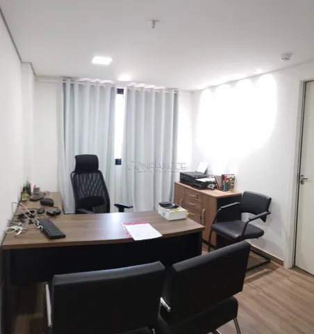 Sala comercial para venda no Centro de Curitiba/PR | Confiancce Imóveis