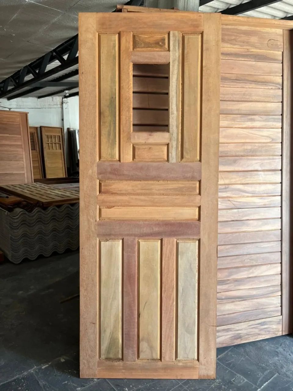 PORTA COM VISOR EM MADEIRA (valor a vista)
