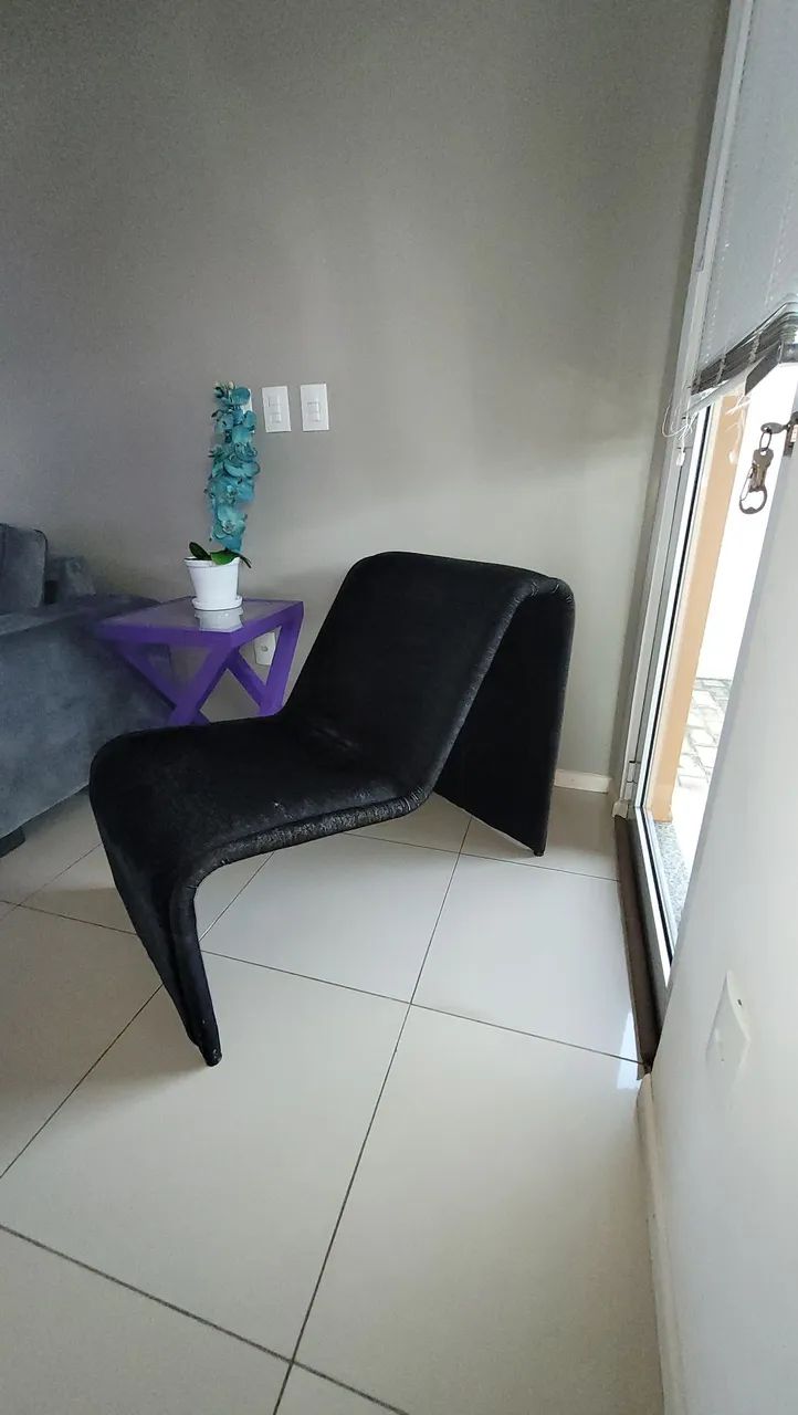 Poltrona Design Aveludada - Foto 3