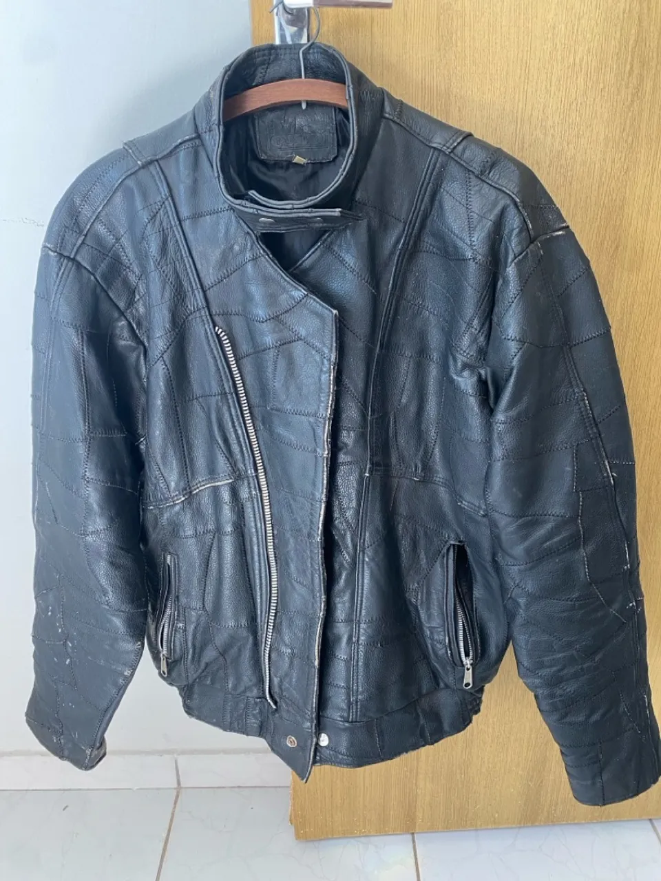 Jaqueta de Couro Preta - Estilo motoqueiro