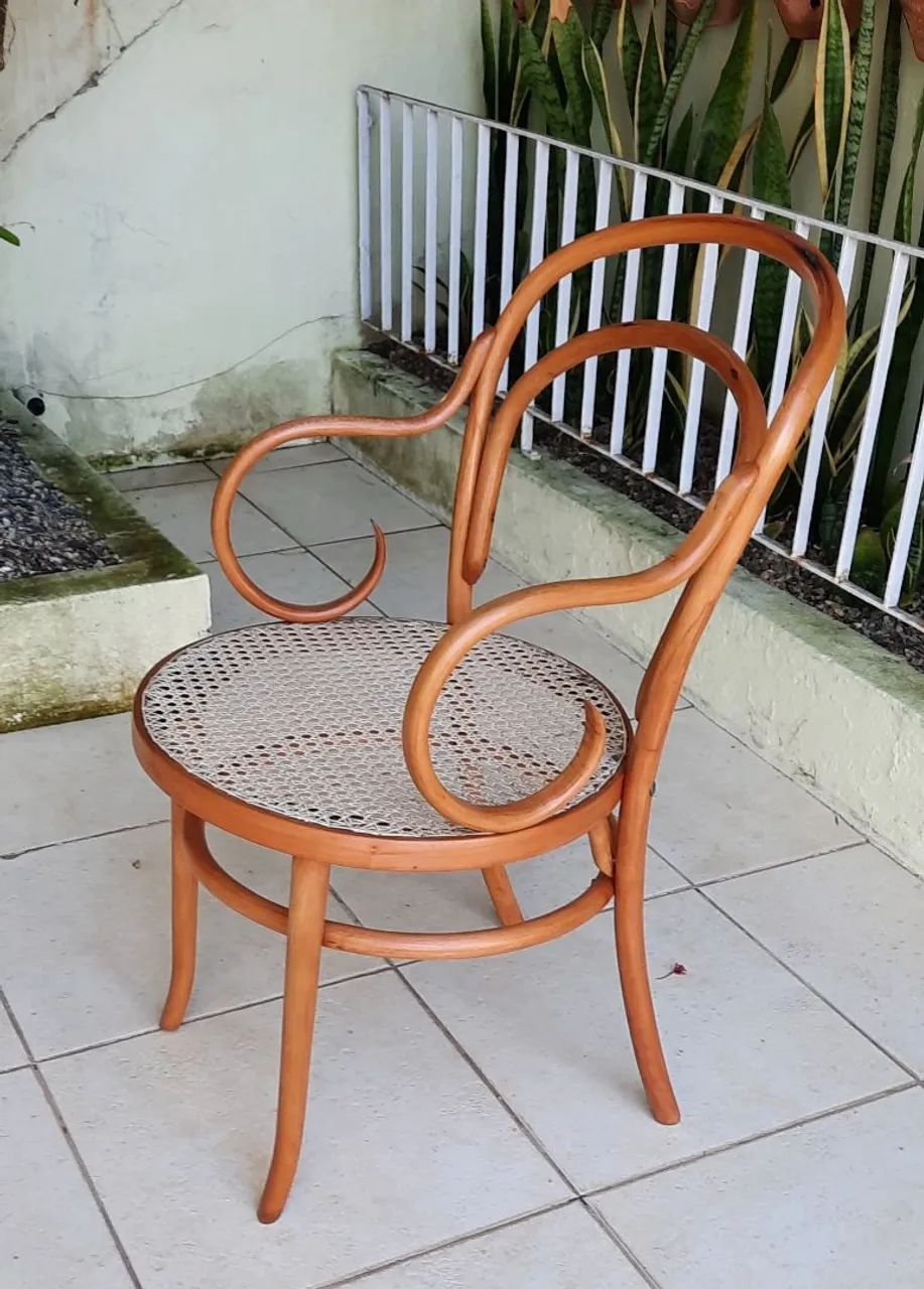 Bela Poltrona Thonart modelo Thonet - Foto 3