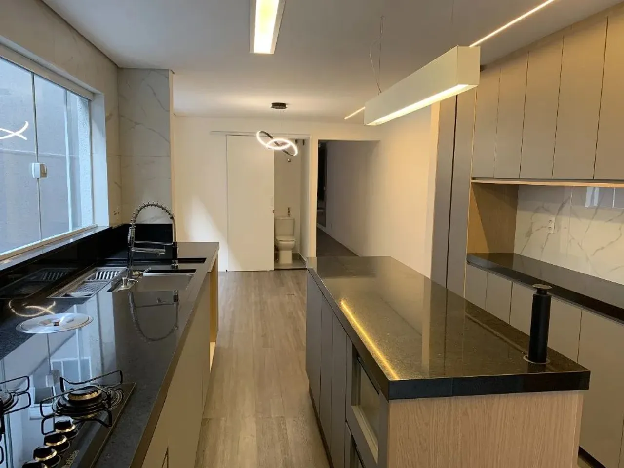 Sobrado em Jardim Santa Cruz, 250 m², 3 dormitórios.