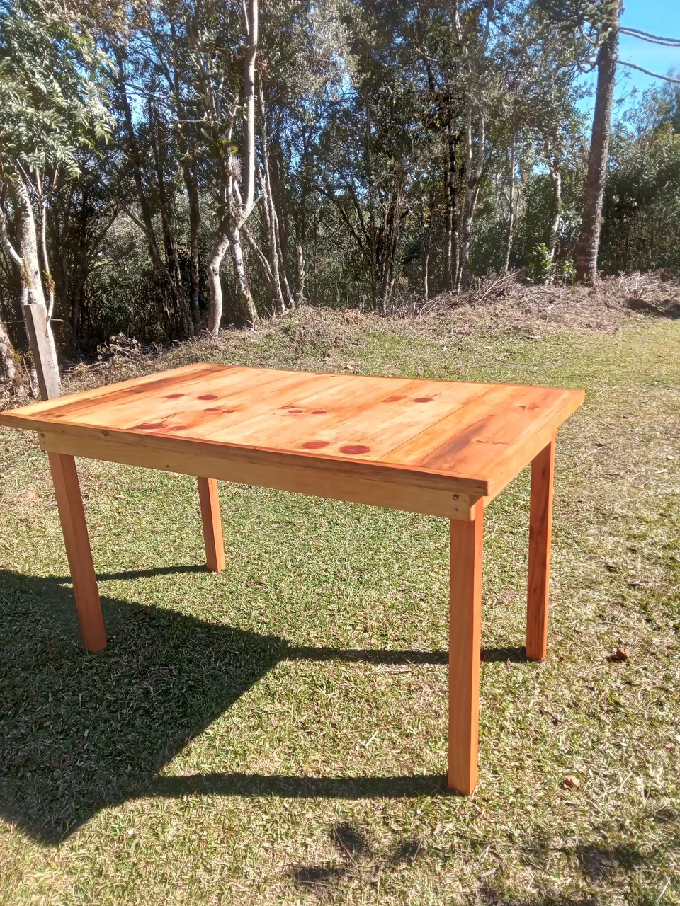 Mesa de madeira maciça para áreas externas 4 lugares