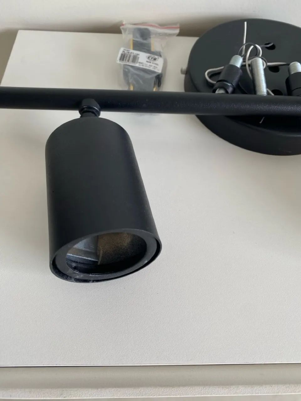 Trilho spot industrial com 2 lampadas - Foto 2