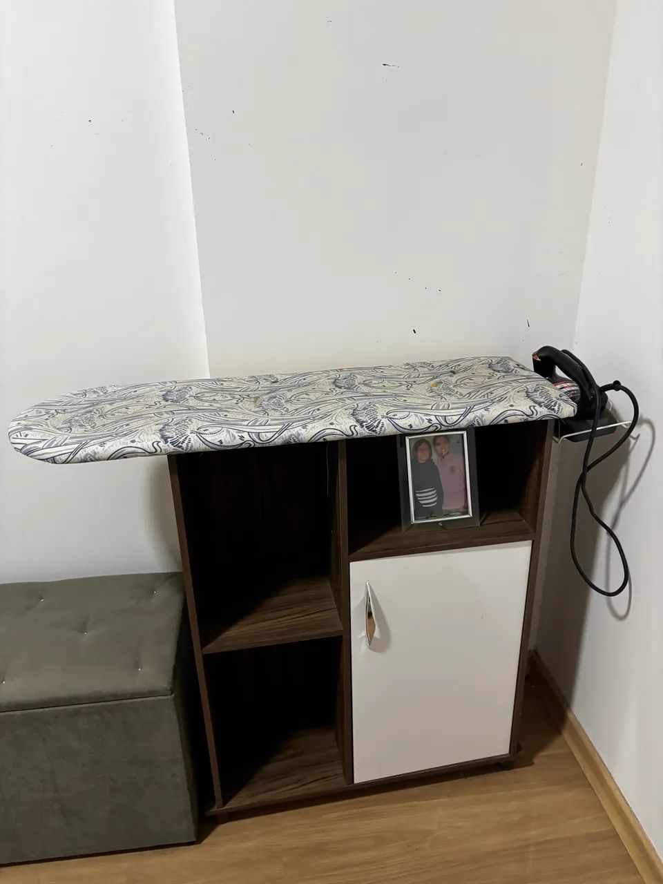 Tábua de passar com armário  - Foto 3