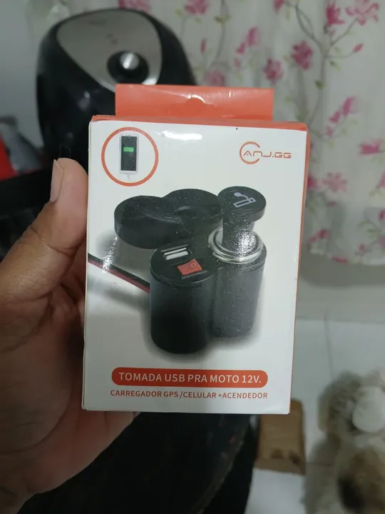 Tomada para carregador.