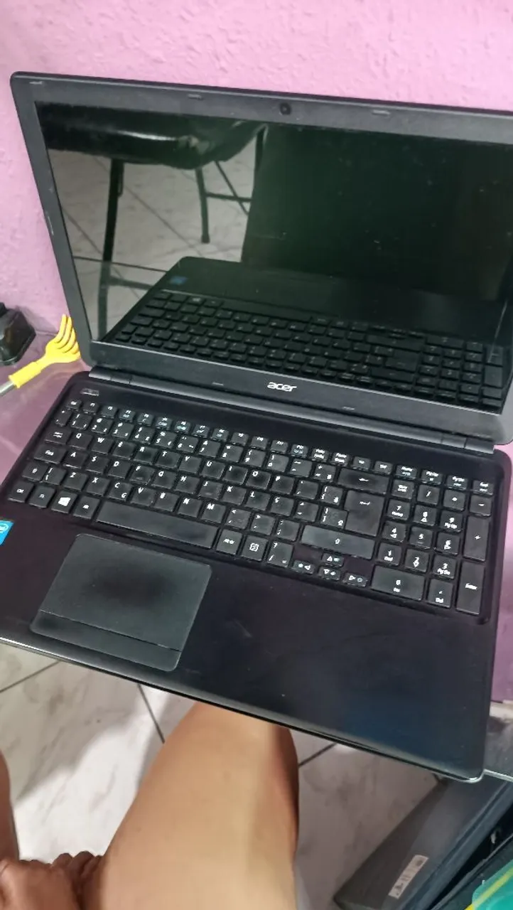 Notebook Acer aspire E1
