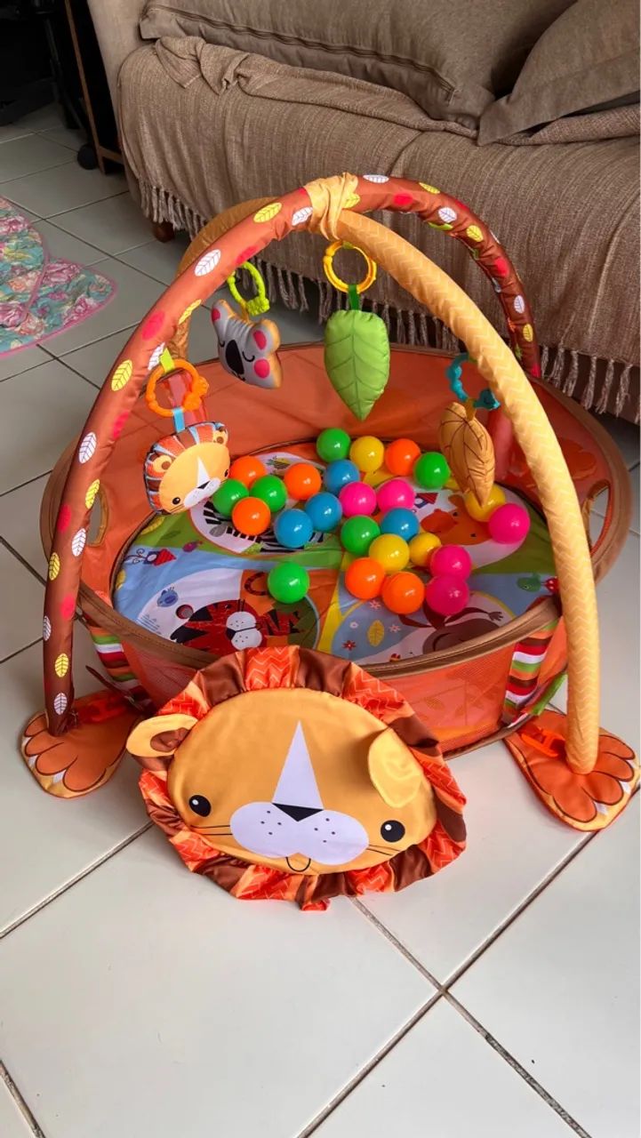 Brinquedoteca infantil com bola