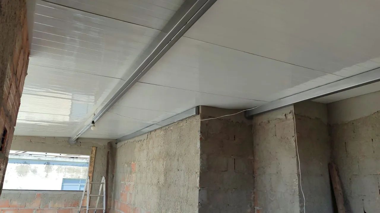 Telhado sanduíche instalação 