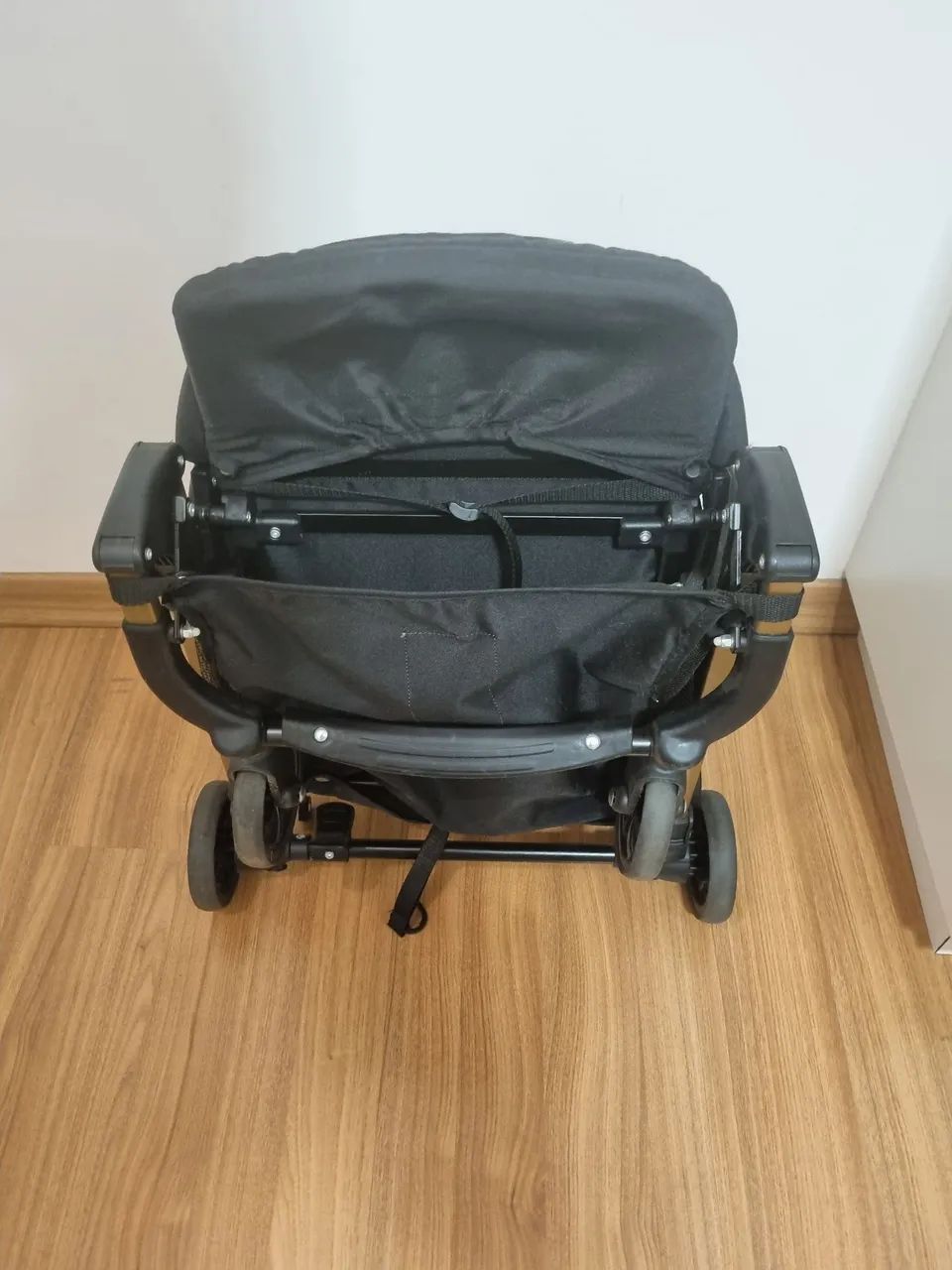 Carrinho de Bebê Galzerano! Leve e Fácil de Transportar Usado! - Foto 4
