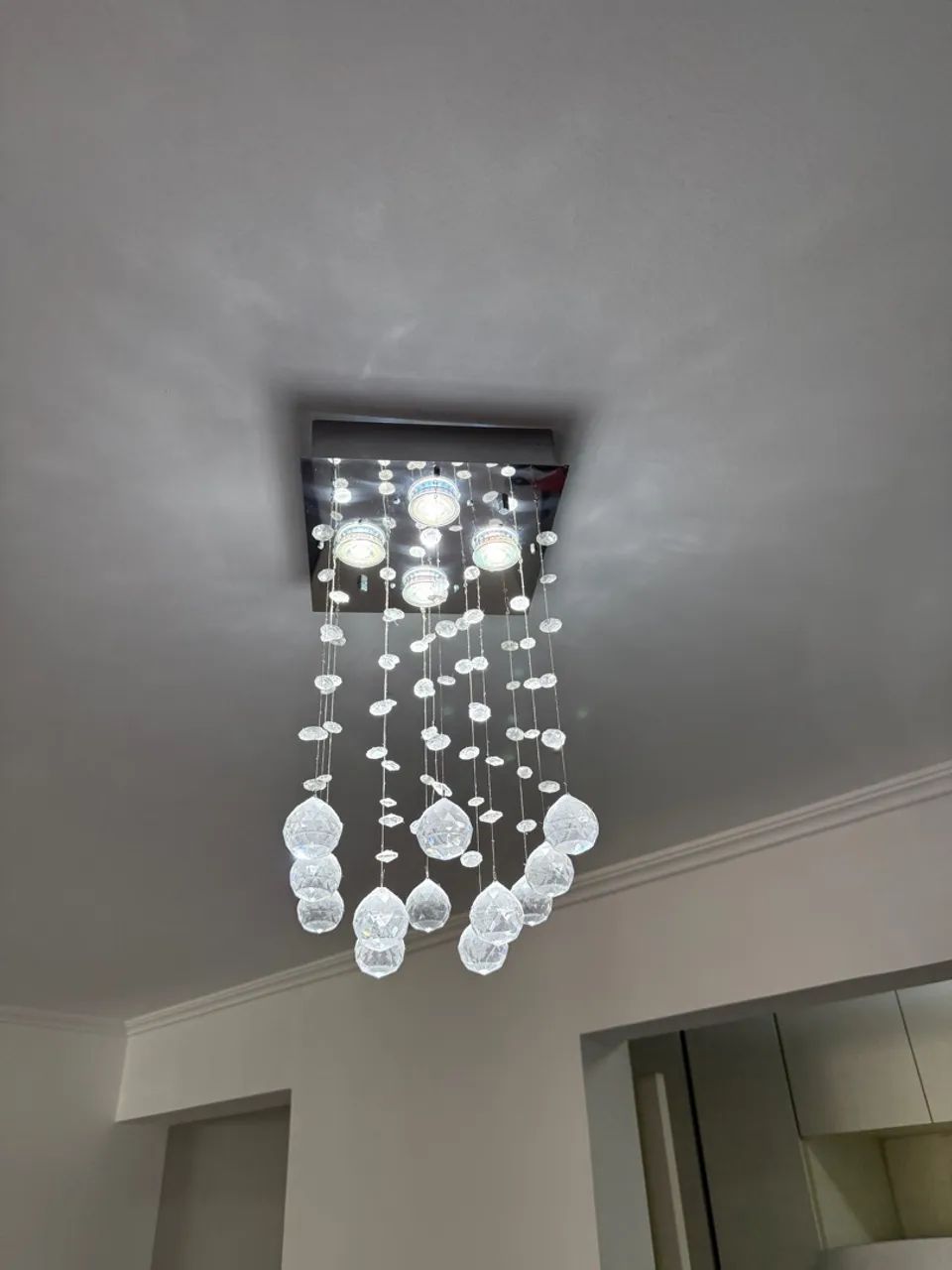 Lustre em Led com Cristais em Gota - Foto 4