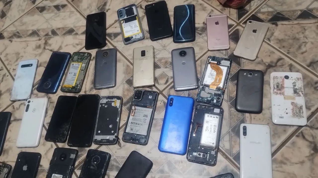 CELULARRRR RETIRADA DE PEÇA  - Foto 3