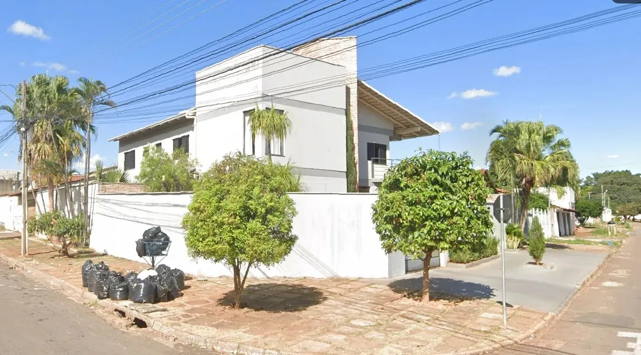 Sobrado 401m² com 4 suítes - Jardim Guanabara/Goiânia