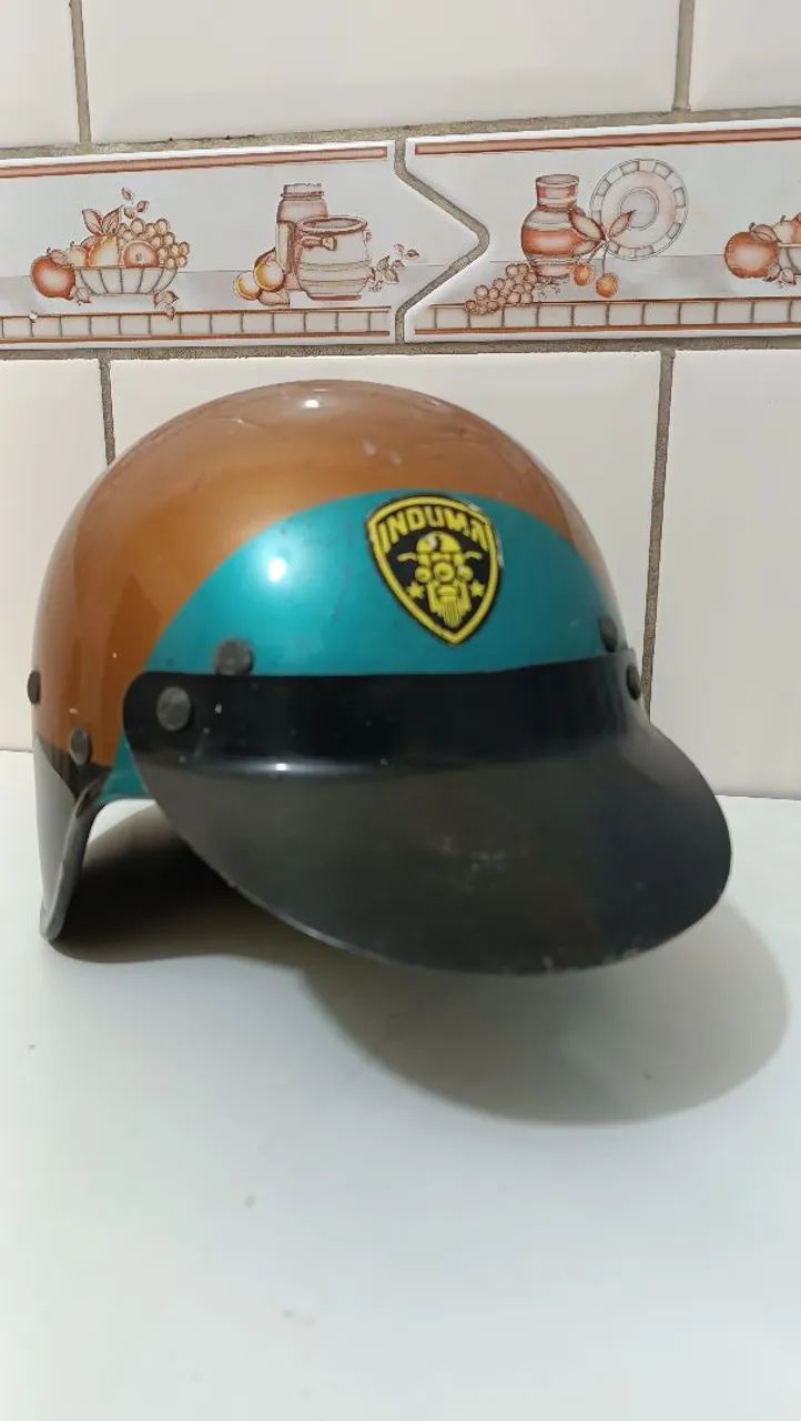 Capacete do Chips Anos 80 item raro 