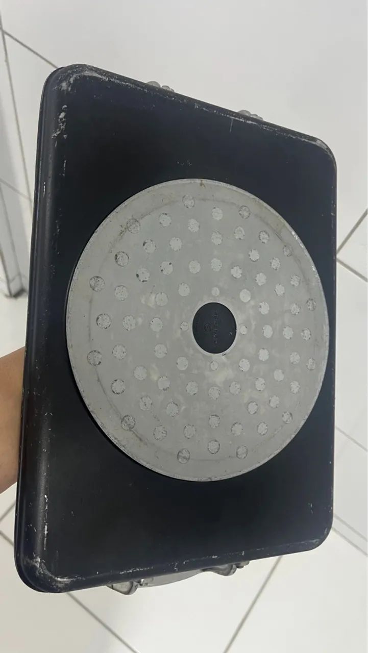 Bandejas Assadeiras Le Creuset Usadas - Alta Qualidade, 26 x 36 cm com Alças Reforçadas - Foto 2