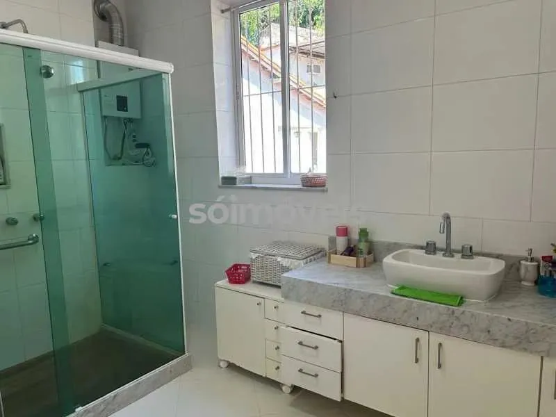 Linda casa na parte baixa de Santa Teresa