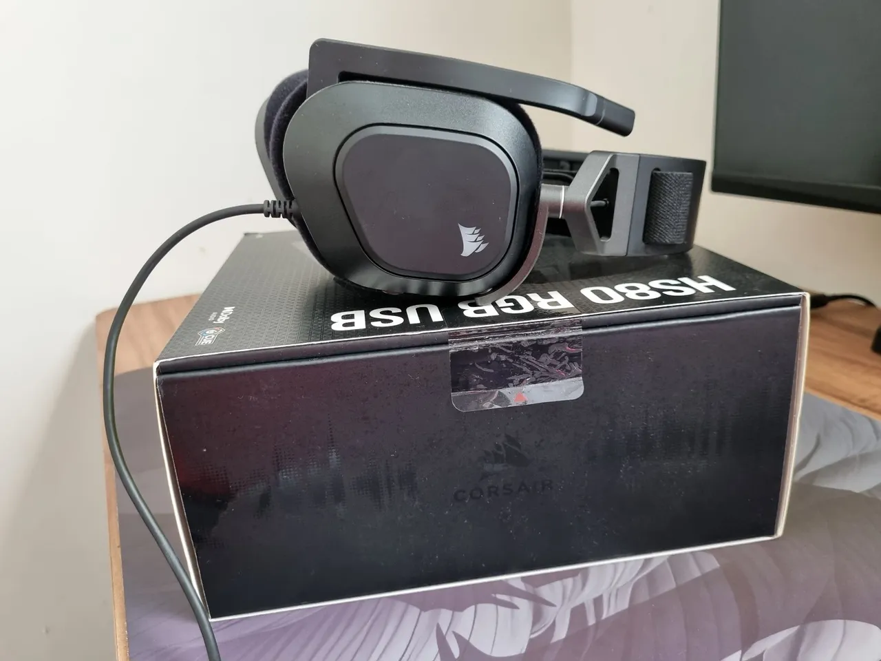 Headset Gamer Corsair HS80 RGB USB - Novo!