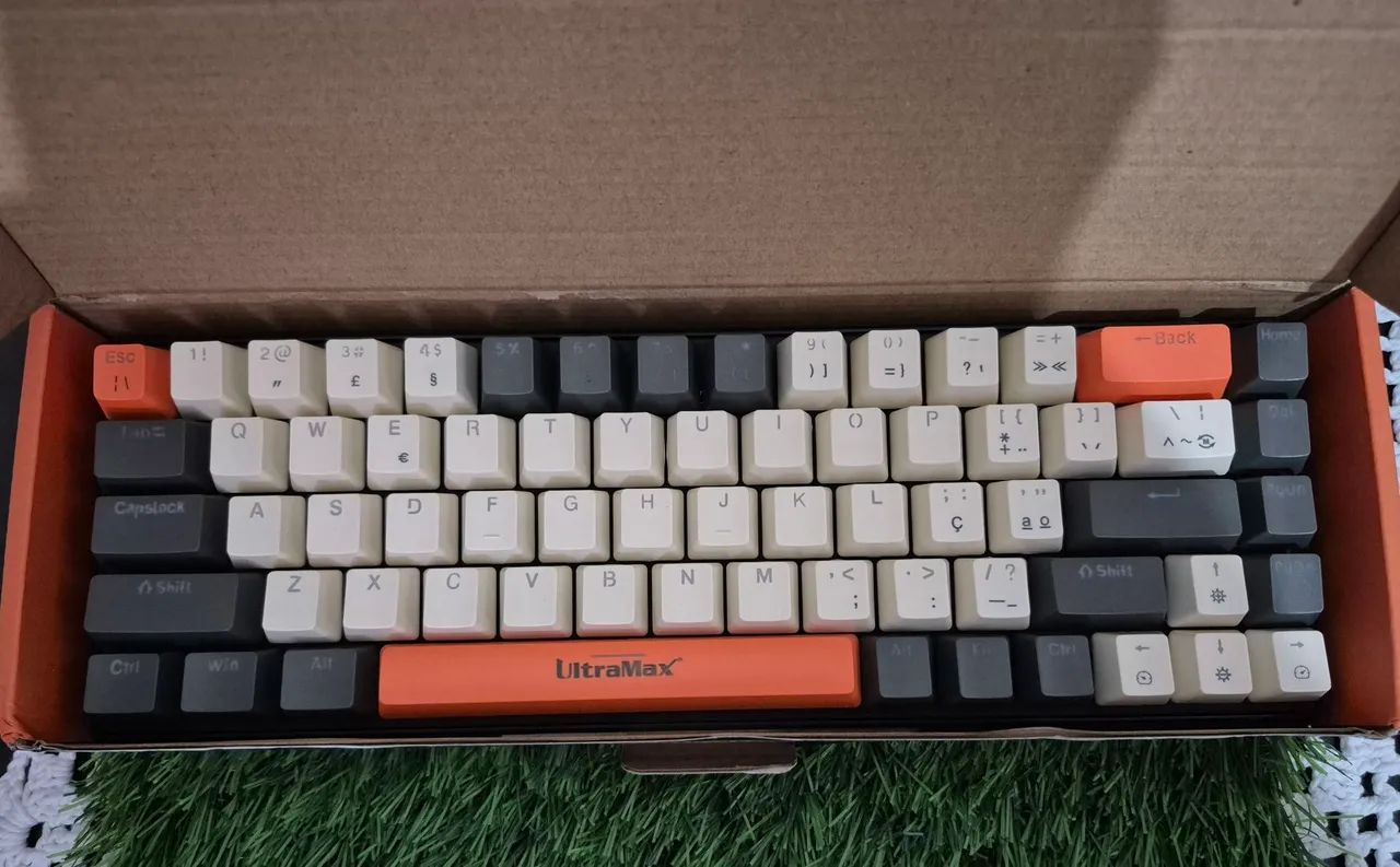 Teclado mecânico Switch Red 65% com RGB novos lacrados ENTREGAMOS!!! - Foto 3