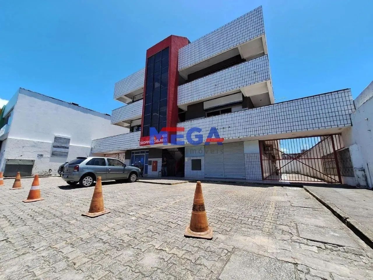 Sala comercial no bairro Montese em Fortaleza, CE