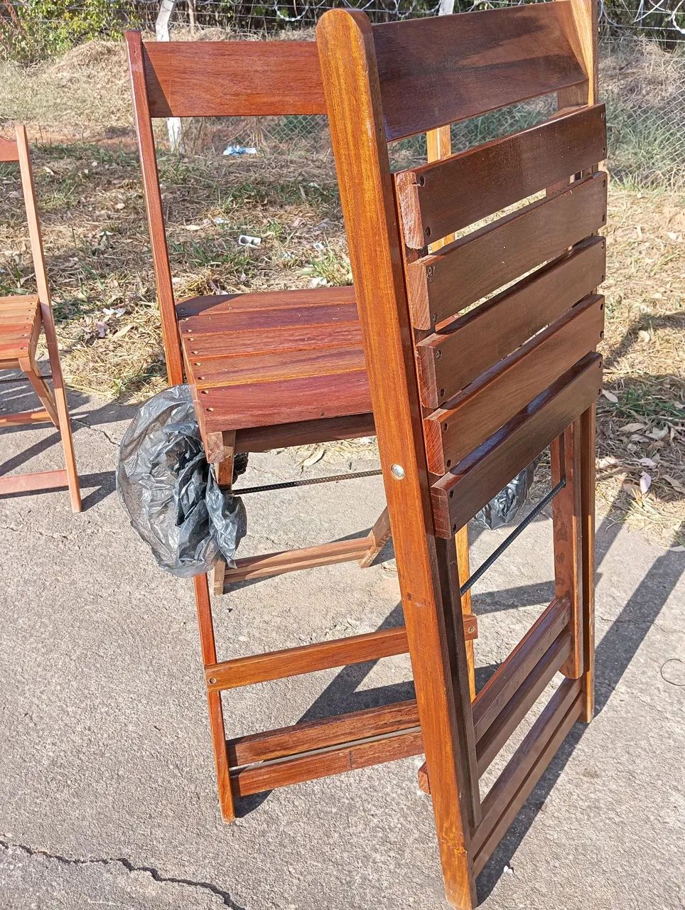 Banqueta Alta Bistrô Dobrável de Madeira Ypê - Perfeita para Cozinha e Bancadas" - Foto 3
