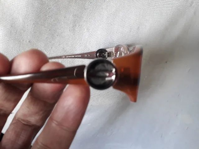 Armação original OAKLEY, novíssima, com caixa, muito estilosa, moderna e jovial, unissex - Foto 2