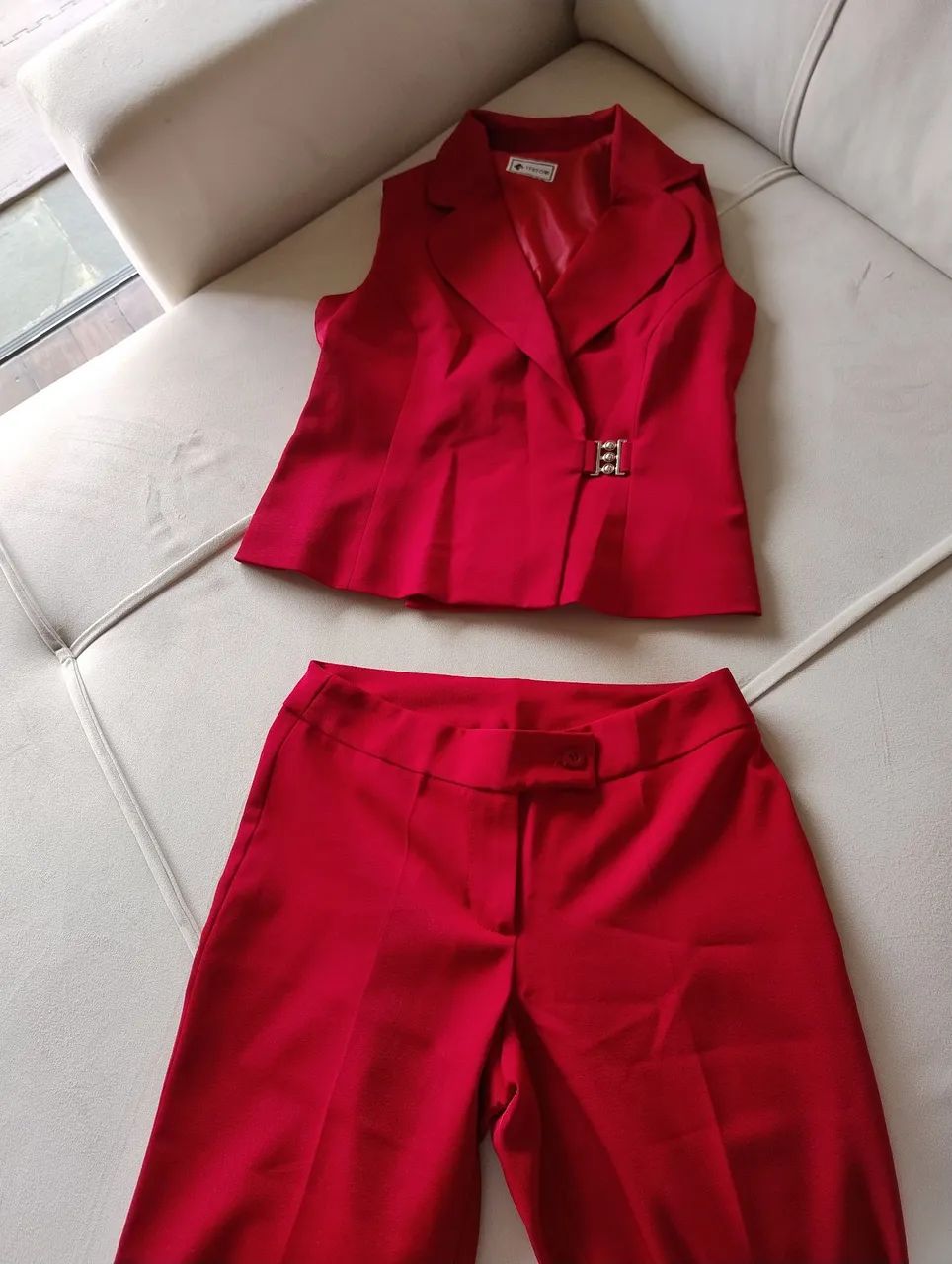 Conjunto de Colete e Calça em microfibra vermelha - Tamanho M