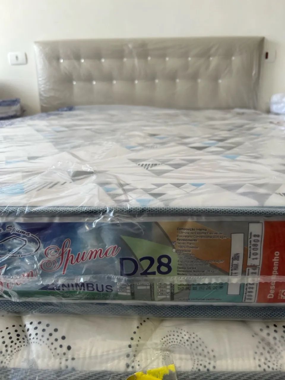 Colchão de Casal Espuma D28 Novo e Certificado pelo Inmetro - Foto 2