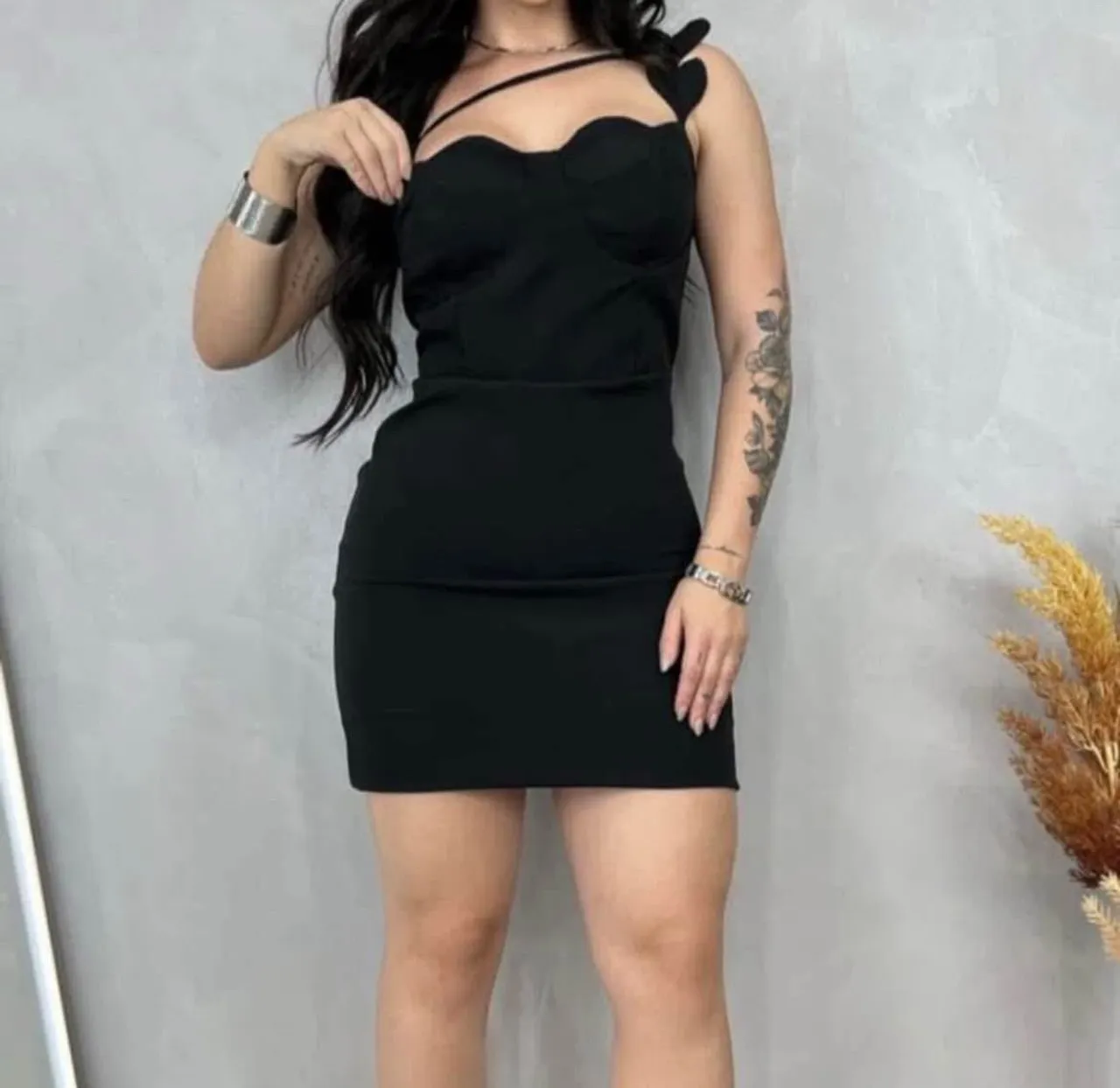 Vestido Preto Elegante tamanho M Está NOVO