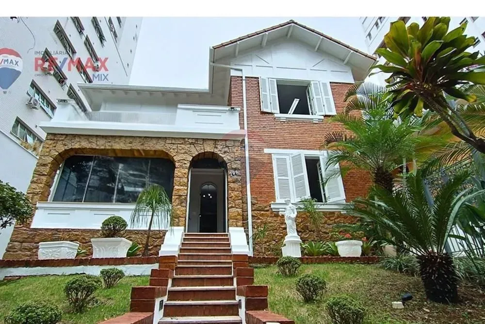 CASA NO BAIRRO DE LOURDES-BH