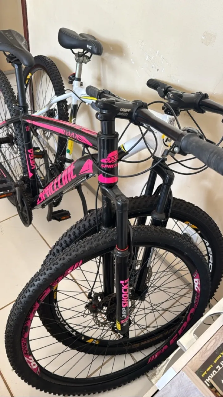 Vendo duas Bicicletas Aros 29 Semi novas